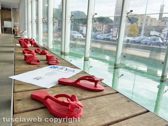 Viterbo - L'iniziativa “Scarpette rosse in ceramica e altre testimonianze d’arte”