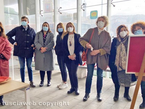 Viterbo - L'iniziativa “Scarpette rosse in ceramica e altre testimonianze d’arte”