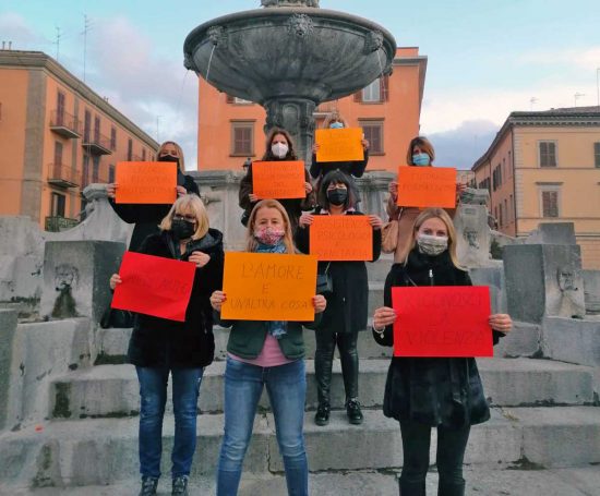 Viterbo - Manifestazione FdI contro la violenza sulle donne