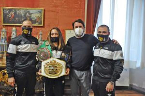 Marco De Carolis e Sveva Melillo con il suo team