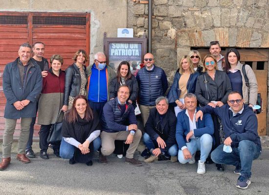 Bomarzo - Ripristinata e inaugurata la bacheca del centrodestra in piazza Matteotti