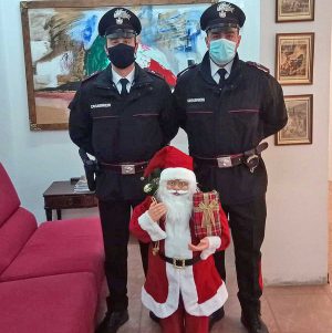 Narni - I carabinieri "liberano" Babbo Natale