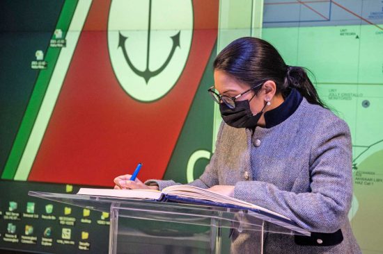 Roma - Visita del ministro degli Interni del Regno Unito al Centro operativo nazionale guardia costiera
