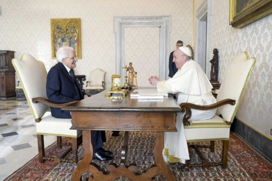 Città del Vaticano - La visita di congedo di Mattarella a Papa Francesco