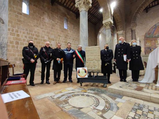 Castel Sant'Elia - La consegna del pluteo marmoreo