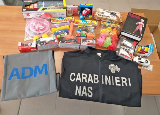Tarquinia - Giocattoli sequestrati dai carabinieri del Nas 
