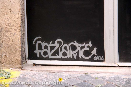 Viterbo - Il dipinto in via Zazzera
