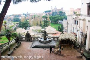 Viterbo - Palazzo dei Priori - Sala Regia - Cortile