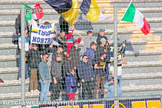 Sport - Calcio - Viterbese - I tifosi in curva