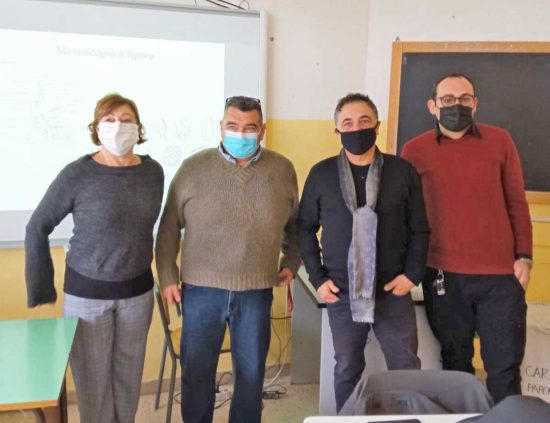 Tarquinia - Mattinata di micologia all'istituto Cardarelli con l'università agraria e Amevit