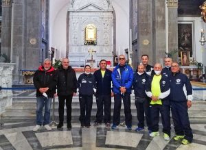 Staffetta di santa Fermina per la fiamma che accende i ceri votivi