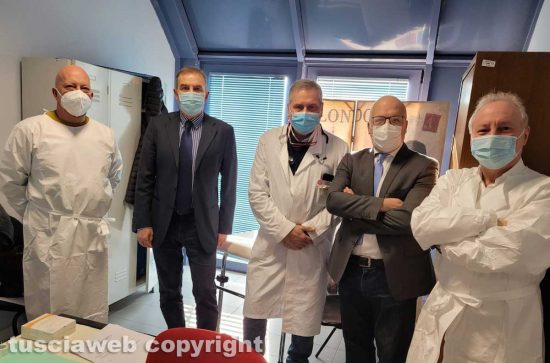 Tribunale - Al centro il dottor Roberto Catasca, alla sua destra il presidente Eugenio Turco, a sinistra il dirigente Paolo Stavagna