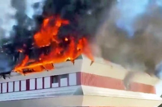 Roma - L'incendio nella caserma dei carabinieri di Tor di Quinto