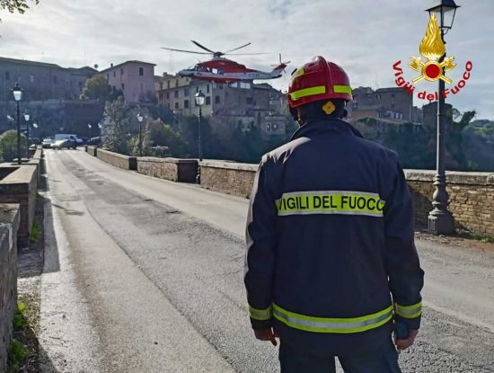Civita Castellana - Vigili del Fuoco - Uomo precipita da ponte Clementino 