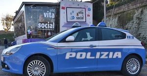 Polizia in piazza a Vetralla per "Una vita da social"