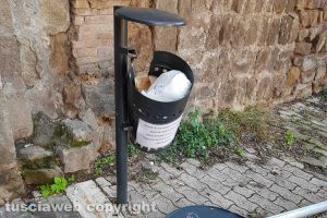 Viterbo - Vandalismo in centro