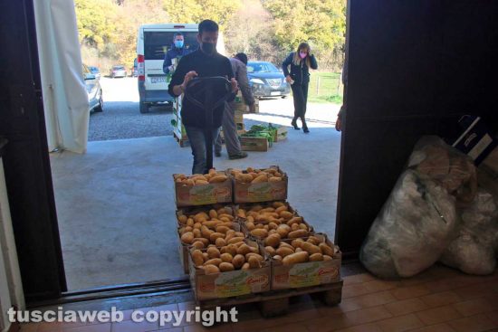Viterbo - La Fai Cisl dona una tonnellata di prodotti al centro della Quercia