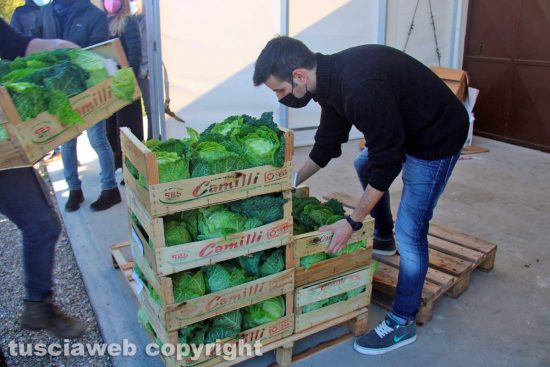Viterbo - La Fai Cisl dona una tonnellata di prodotti al centro della Quercia