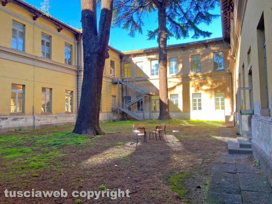 Viterbo - Il cortile interno del liceo scientifico Ruffini di piazza Dante