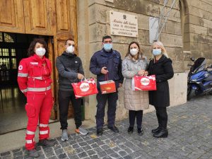 Civitavecchia - Pacchi di Natale ad alcune strutture del territorio
