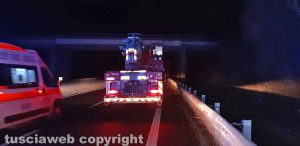 Macchina fuori strada sulla Ss 675, una persona ferita