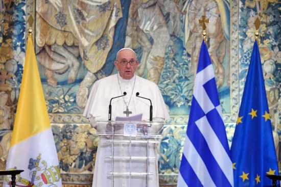 Atene - Papa Francesco durante il viaggio apostolico in Grecia