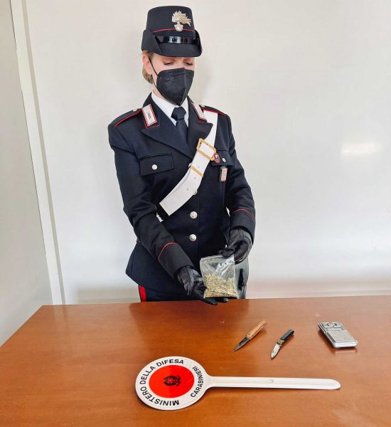 Rieti - Trovato con 10 grammi di marijuana e un bilancino