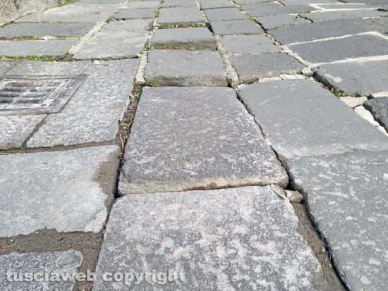 Montefiascone - La pavimentazione in via Nazionale