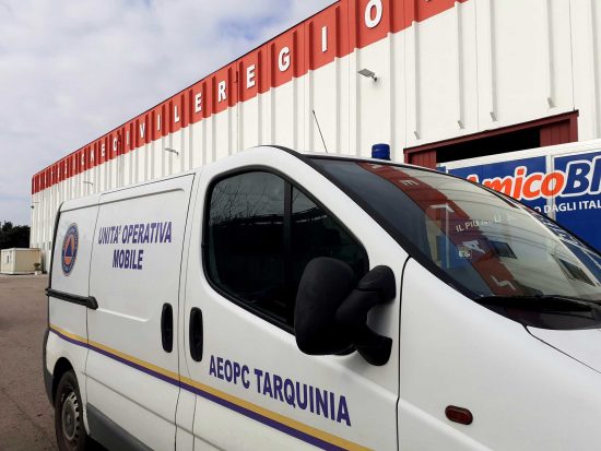 Tarquinia - Rami pericolanti e un incendio di sterpaglie, l'intervento dei volontari Aeopc