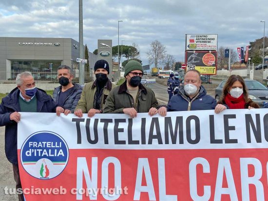 Viterbo - La manifestazione di FdI contro il caro energia 