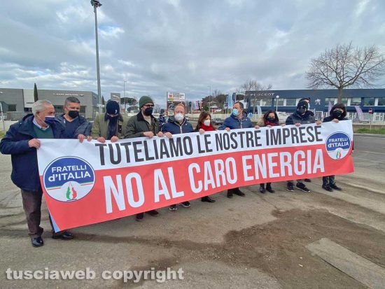Viterbo - La manifestazione di FdI contro il caro energia 