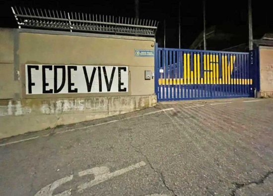 Viterbo - Lo striscione allo stadio per Federico Mazzoni
