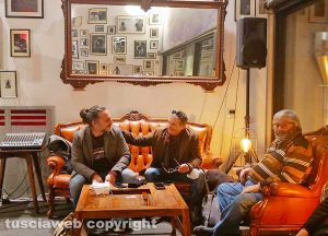 Viterbo - La presentazione della mostra di Daniele Camilli At home, con Antonello Ricci e Carlo Galeotti