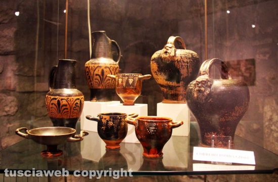 Viterbo - Rocca Albornoz - I reperti archeologici della necropoli di Guado Sferracavallo a Norchia