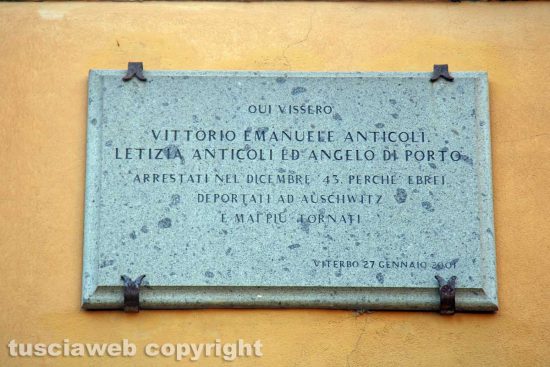 Viterbo - L'epigrafe in via della Verità