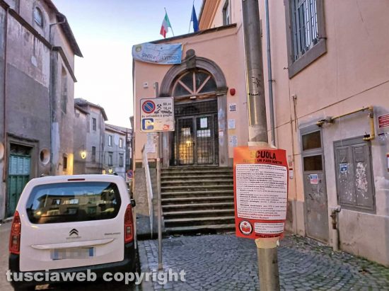 Viterbo - I volantini del collettivo Muntzer
