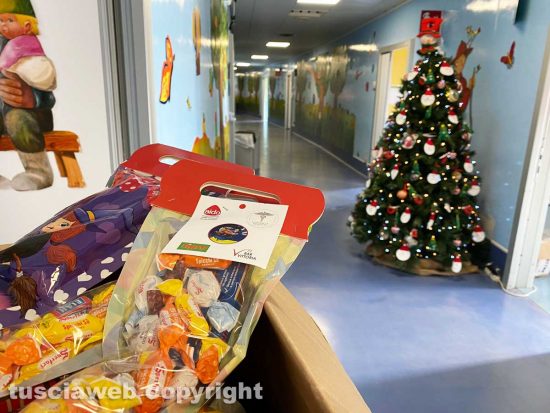 Viterbo - L'Aido di Montefiascone dona le calze della Befana ai bambini ricoverati a Belcolle