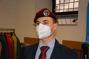 I paracadutisti viterbesi hanno donato indumenti e giocattoli alle famiglie bisognose