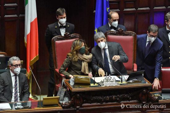 Elisabetta Casellati e Roberto Fico durante lo spoglio dei voti
