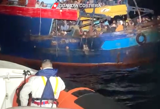 Reggio Calabria - Migranti salvati in mare