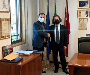 Viterbo - La firma del protocollo Zeus tra il questore Sant'Elia e il presidente del Csc Cevoli