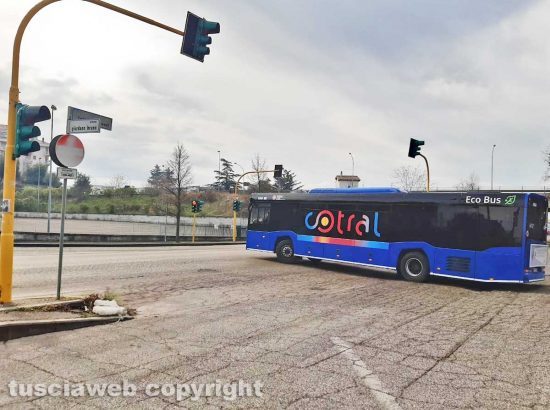 Viterbo - Semaforo guasto al terminal Riello