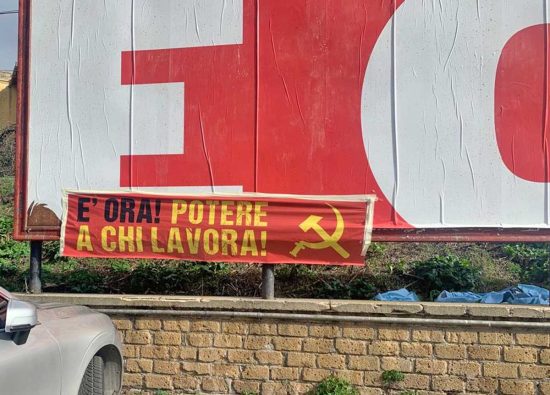 Il manifesto Viterbo 2020 con la scritta e con falce e martello