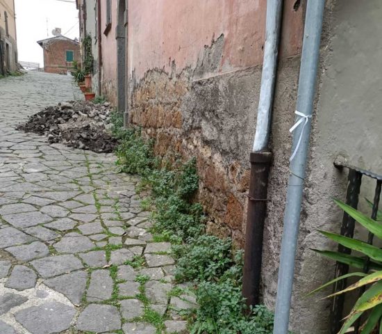 Viterbo - Degrado a Roccalvecce, il candidato Giovanni Scuderi incontra i cittadini