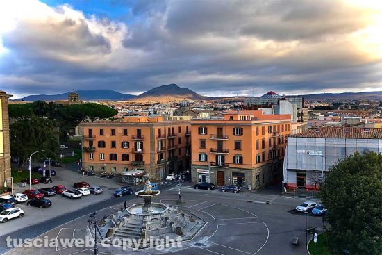 Viterbo - Piazza della Rocca 