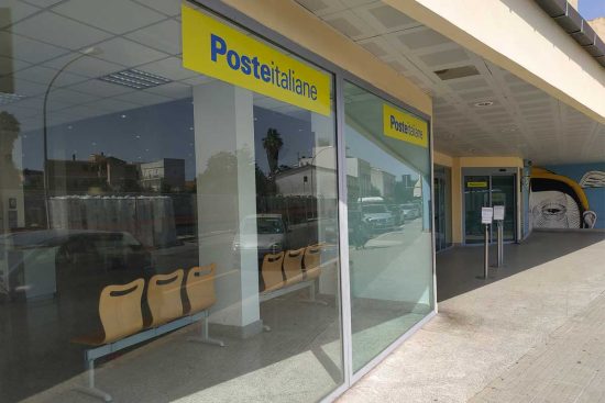 Un ufficio postale