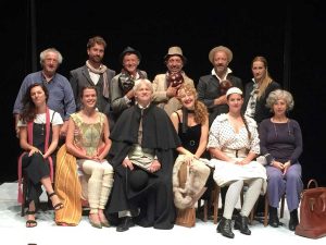 Giulio Scarpati e gli altri interpreti de "Il teatro comico" di Carlo Goldoni