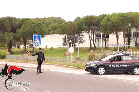 Rieti - Ubriaco alla guida e spintona i carabinieri, arrestato