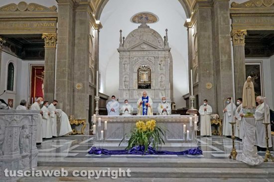 Viterbo - La messa per l'atto di consacrazione a Maria