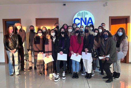 I partecipanti al corso ASO dopo la consegna dell'attestato